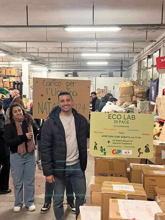 Dall'Ecolab dei Giovani per la Pace di Roma i doni di Natale per i bambini dell'Ucraina ancora in guerra